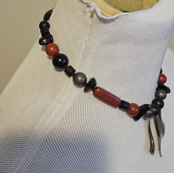 Vintage Beaded statement necklace. - Picture 2 of 5